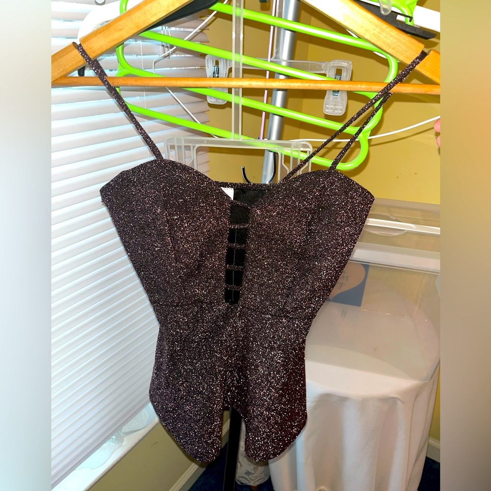 January 7th Women’s Small Sparkly Top - **NEVER WORN; TAGS STILL ATTACHED**